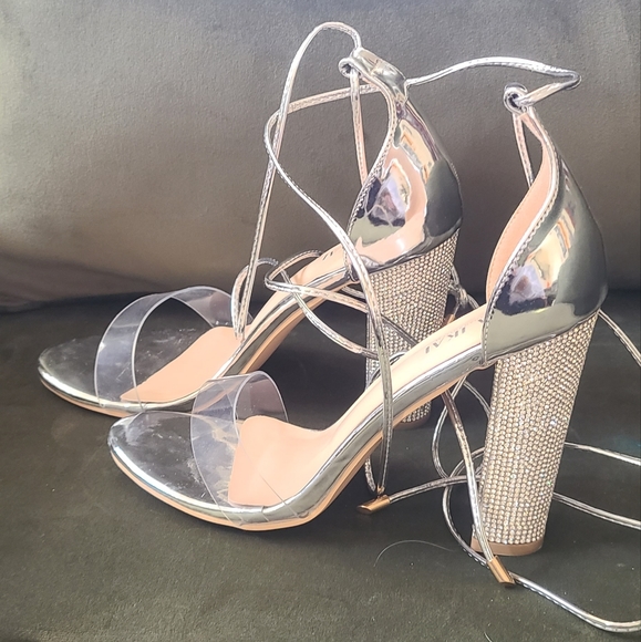 BNIB Lala Akai open toe rhinestone ankle strappy clear sandals sz 38 - Picture 5 of 8